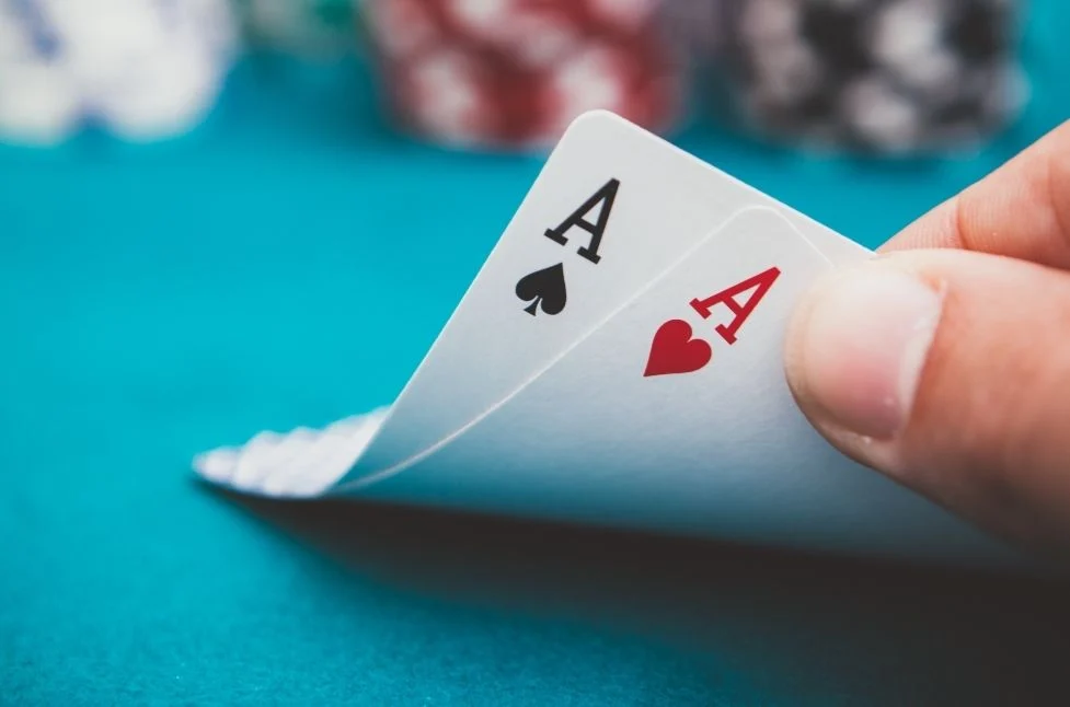 How do casinos make money with poker?